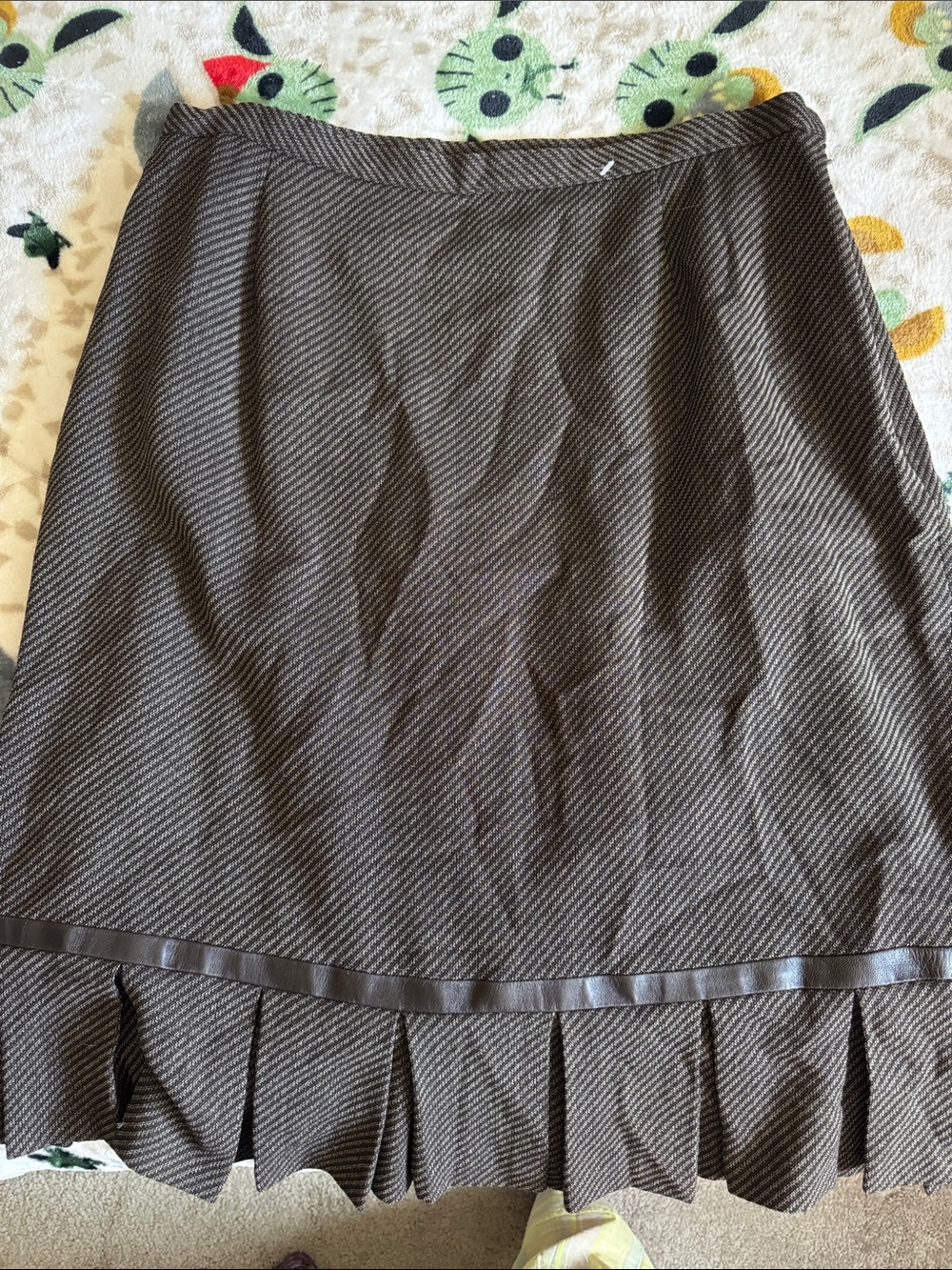 Lafayette 148 brown striped wool skirt with a leather accent and pleated hem